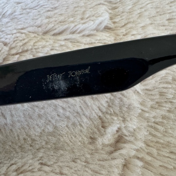 Betsy Johnson Black Oversized Glasses - Picture 3 of 4